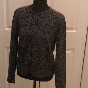 🖤NWOT “ Nina Leonard “ Size Small Fun to Wear Animal Print Sweater Closet Must 🖤